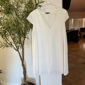 RED by BKE Elegant White cap sleeve V-Neck Women's dress size L